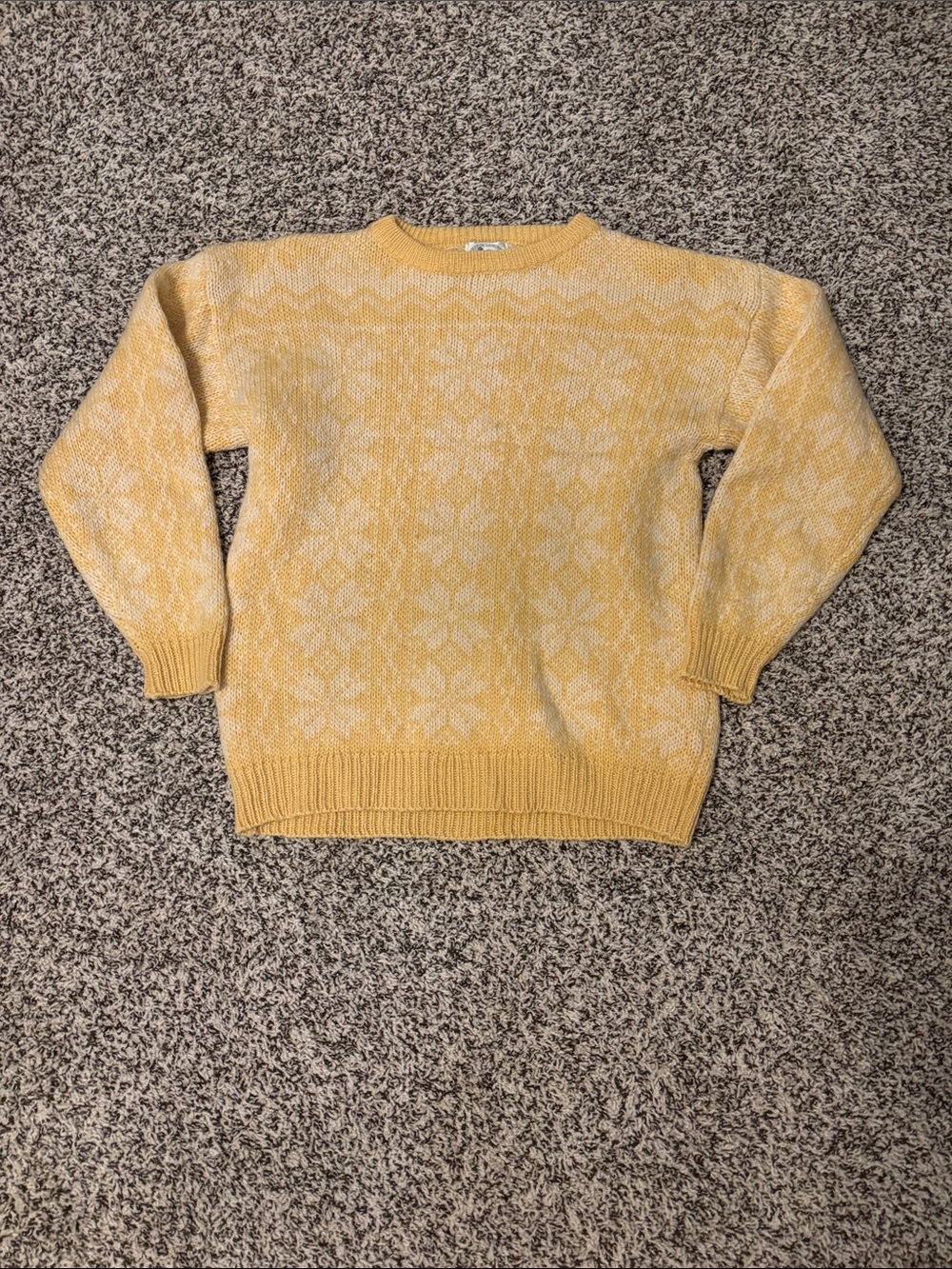 vintage light yellow 100% wool snowflake sweater women’s (butter yellow, y2k)